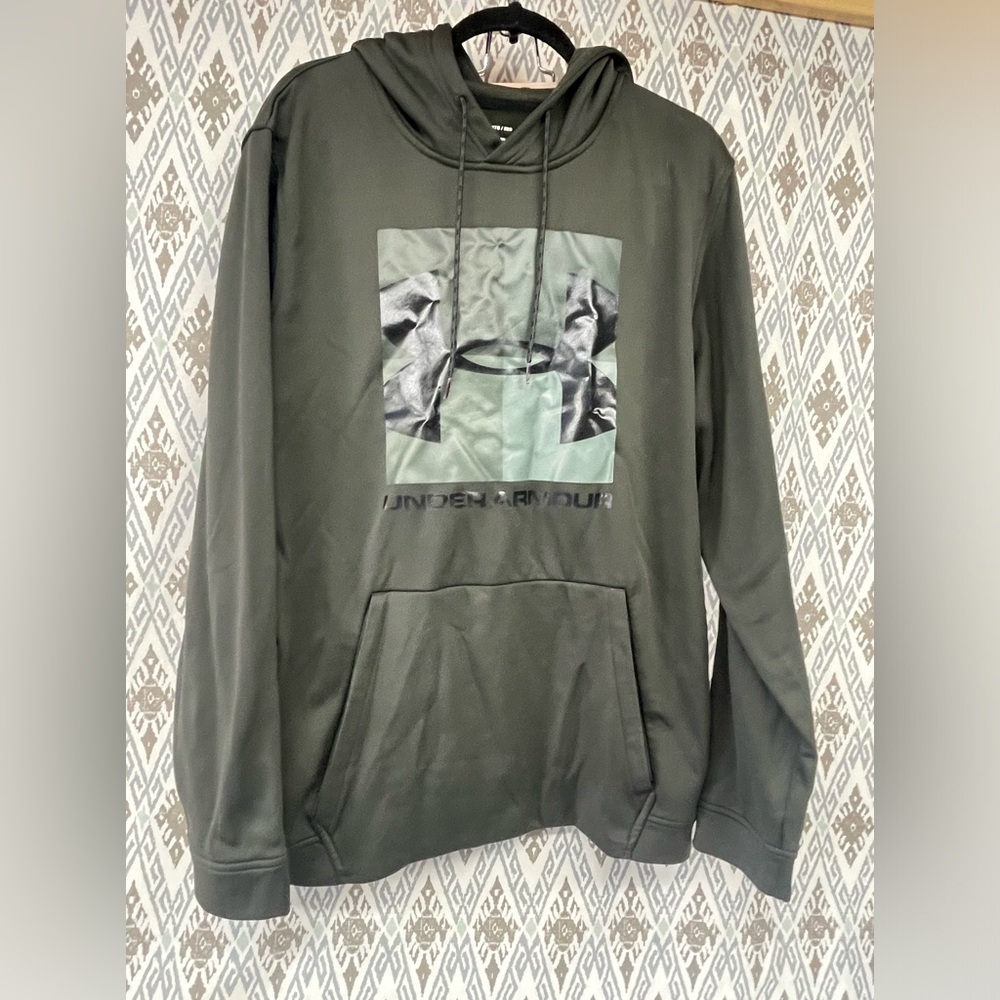 Under Armour sweatshirt
